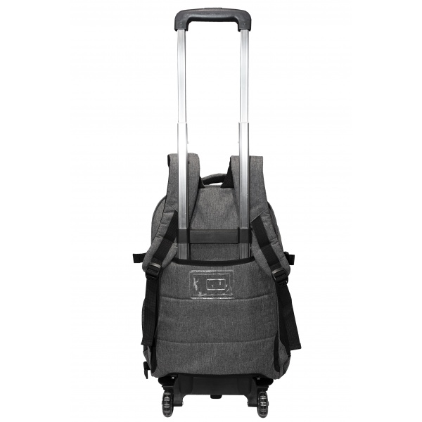 tr04_backview_1